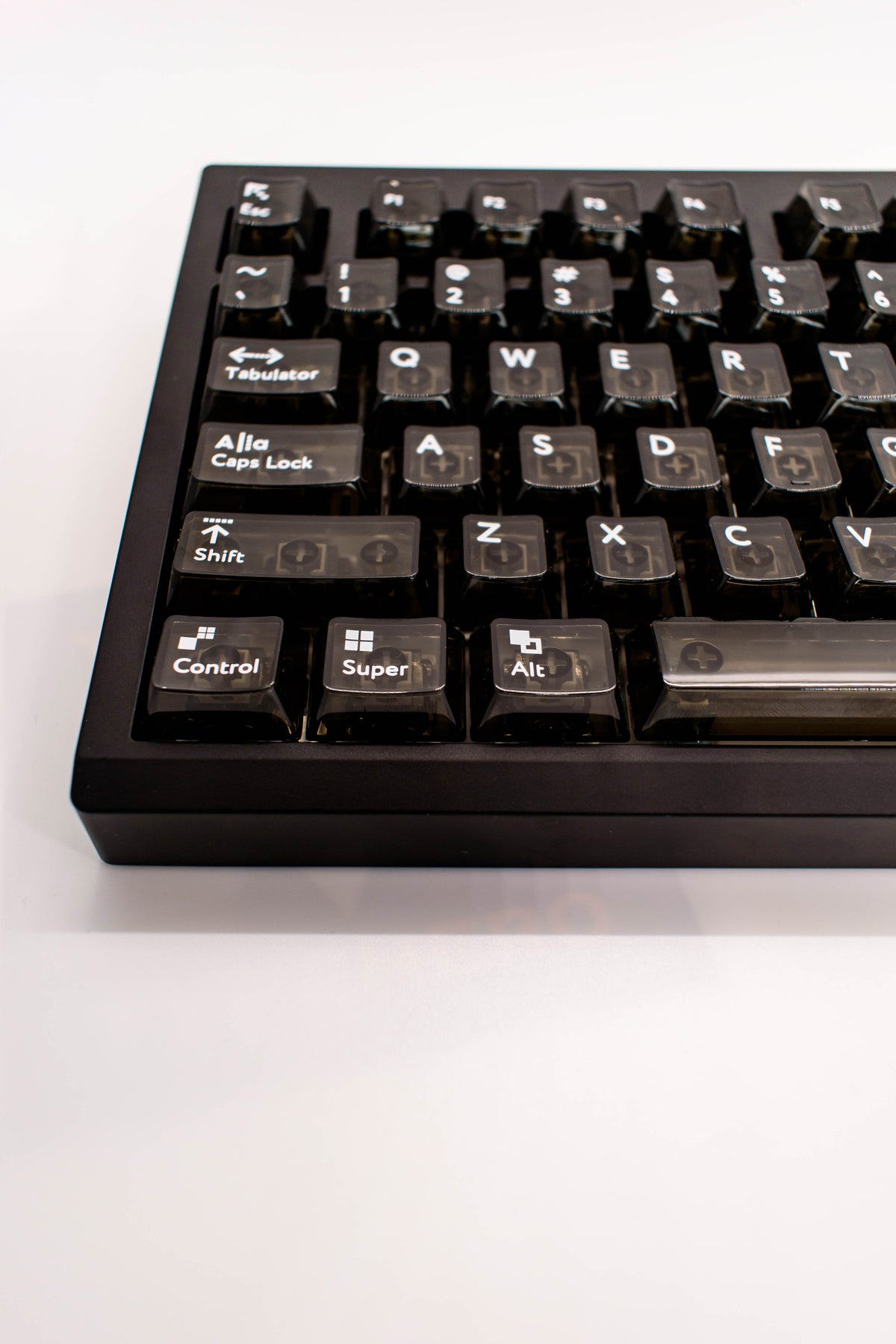 GMK81, 75% Компактна Механична Клавиатура с LCD Екран Custom Сглобка (VIA/QMK) (Custom Built) - TypeHero