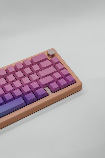 Pastel Rainbow GMK67 – Custom Механична Клавиатура с Volume Knob и Jerrzi Speed Silver Суичове