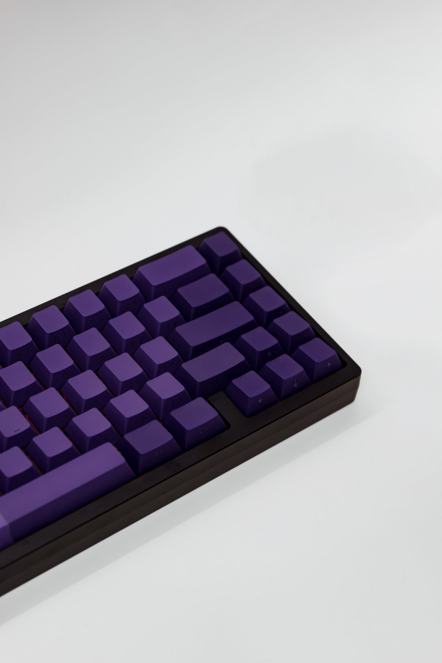 Purple Storm Lucky65 V2 65% Алуминиева Механична Клавиатура (Outemu Maple Leaf Tactile)