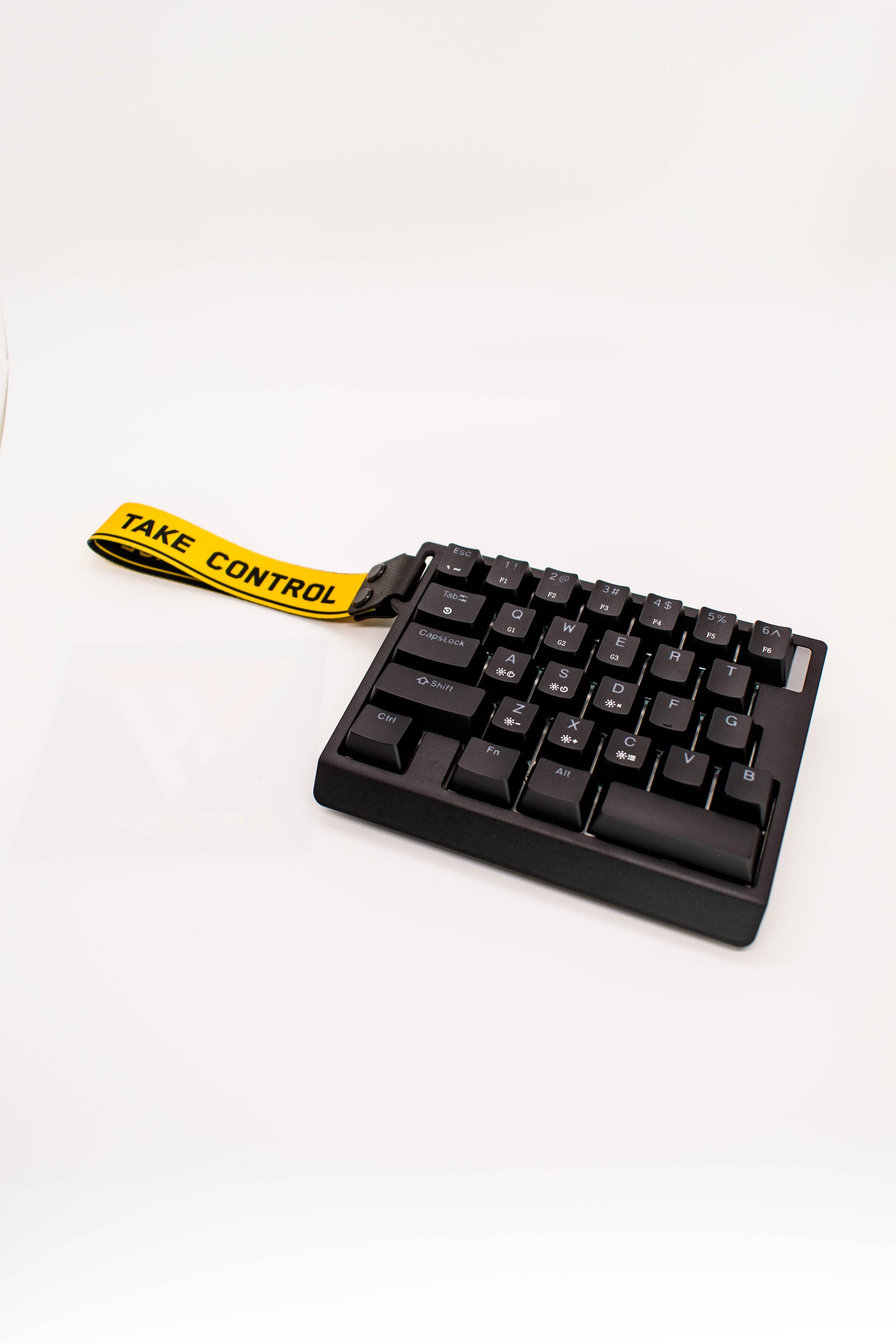 HE30 30% Gaming Pad Magnetic Switches, Гейминг Пад с Магнитни Суичове Rapid Trigger SOCD Snappy Tappy - TypeHero