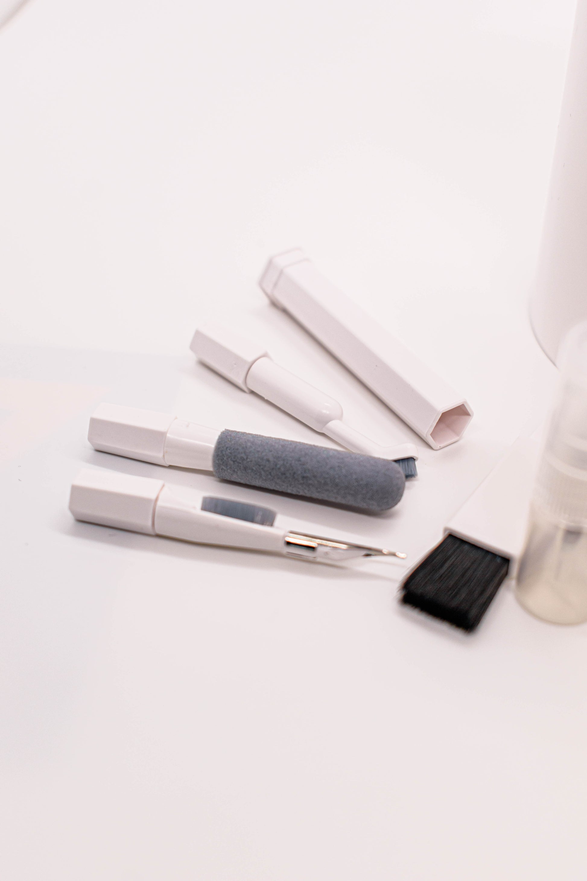 Desk and Keyboard Cleaning Tool Мулти Инструмент за Почистване на Бюро и Клавиатура - TypeHero