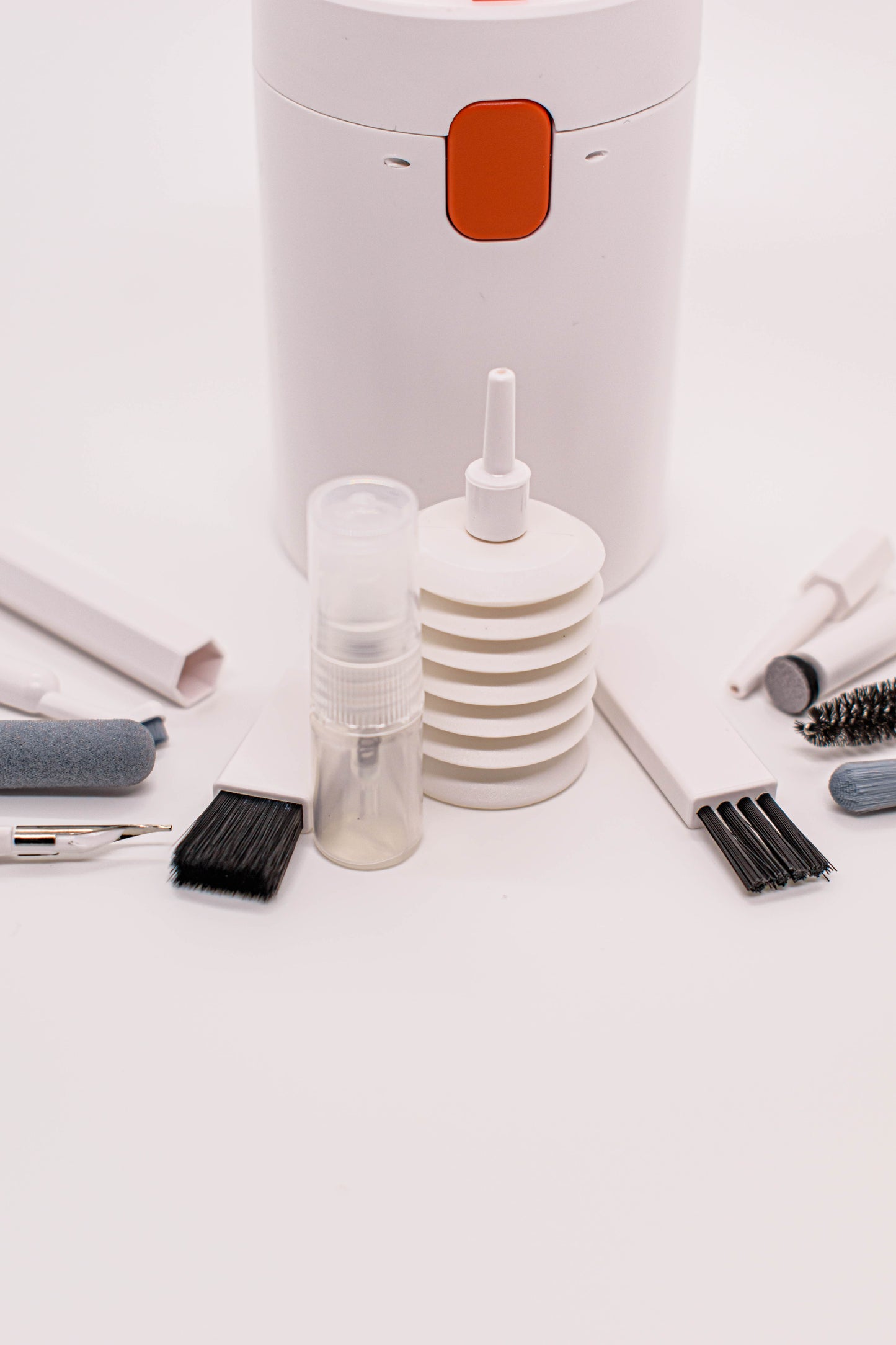 Desk and Keyboard Cleaning Tool Мулти Инструмент за Почистване на Бюро и Клавиатура - TypeHero