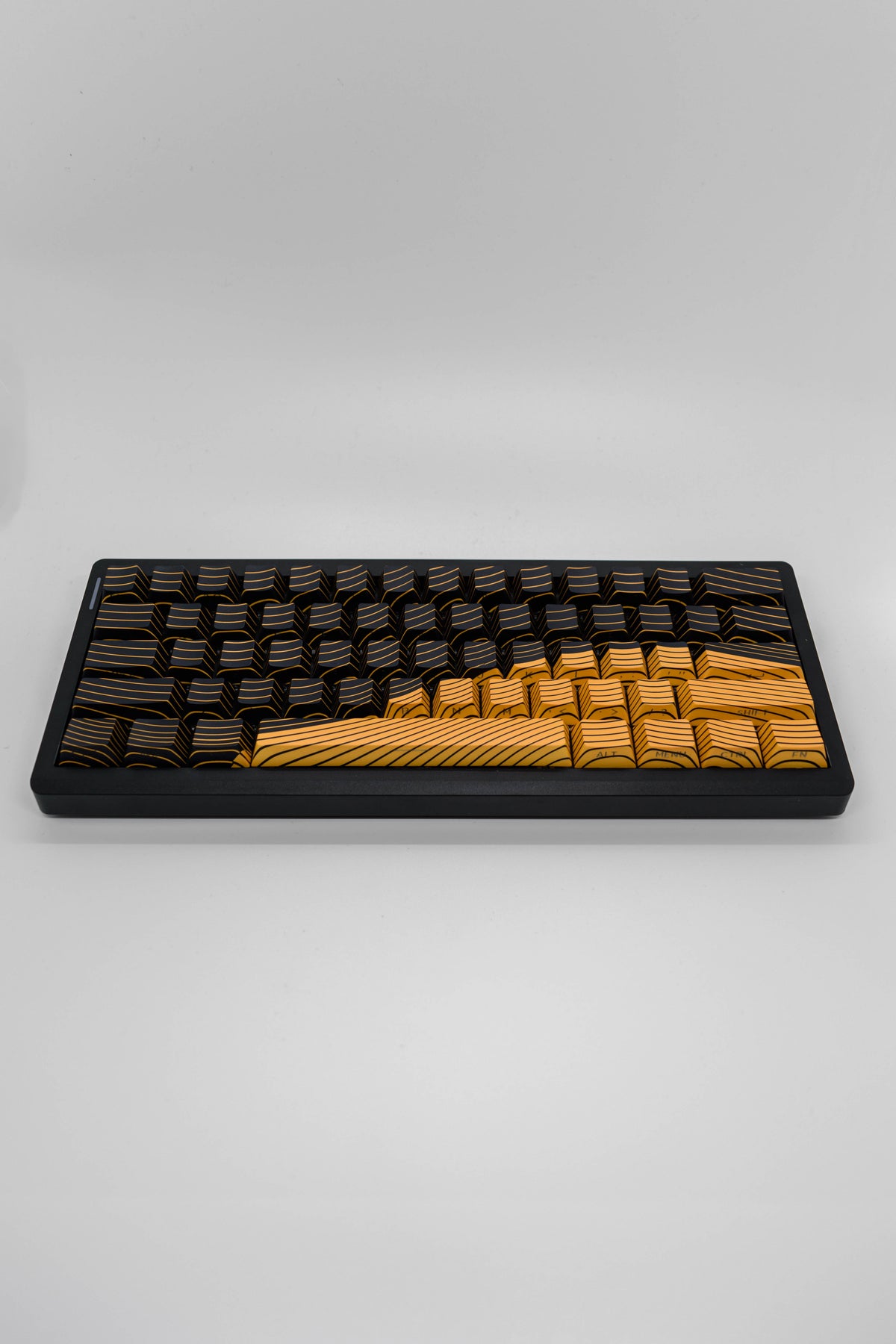 GMK61 60% Механична Клавиатура TypeHero Edition Комплект (Сглоби си сам) - TypeHero