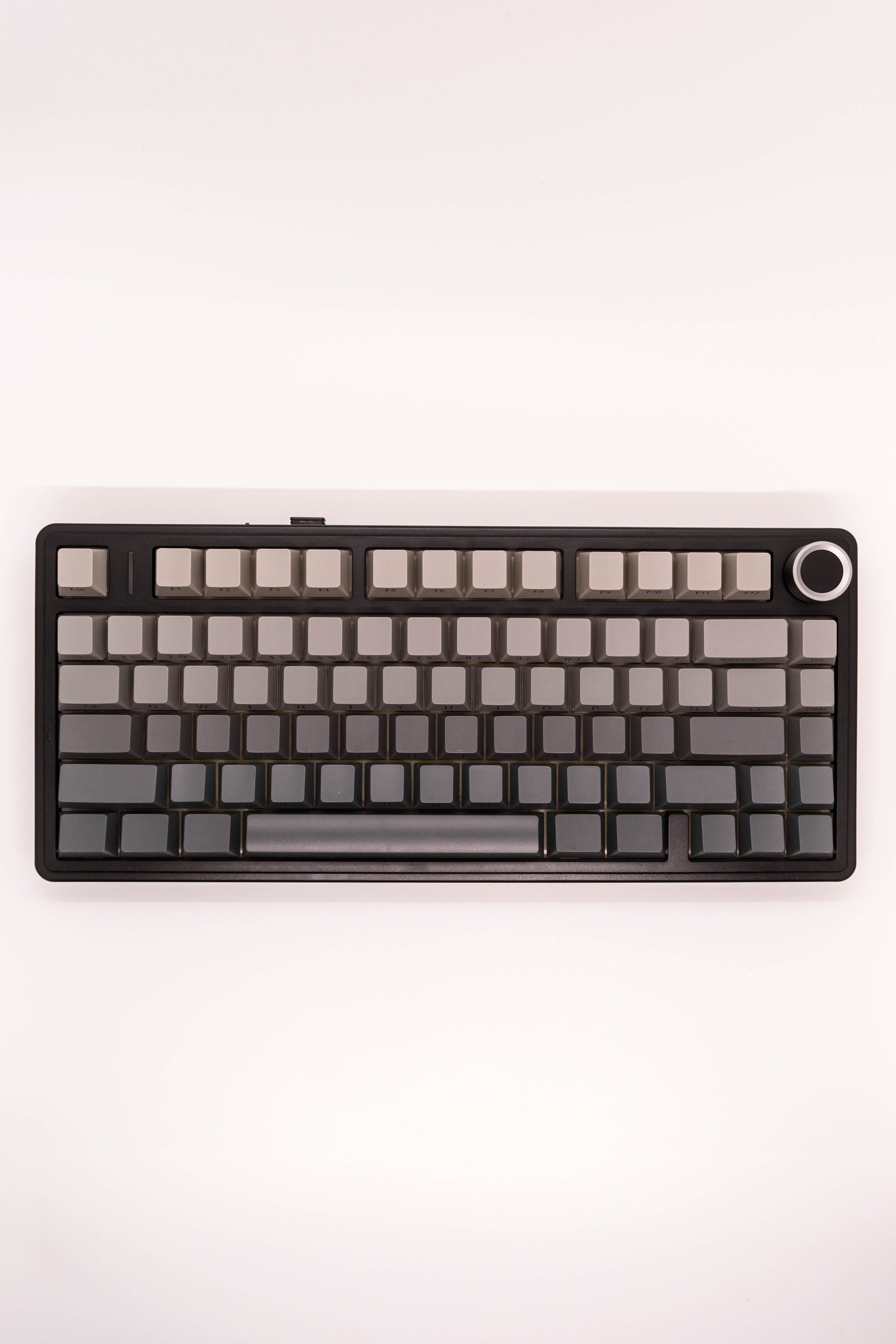 Aula F75 75% Механична Клавиатура с Копче за Регулиране на Звука (Pre-Built) - TypeHero