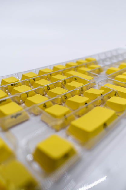 Banana Yellow Side Print PBT Капачки за Механична Клавиатура Cherry Profile - TypeHero