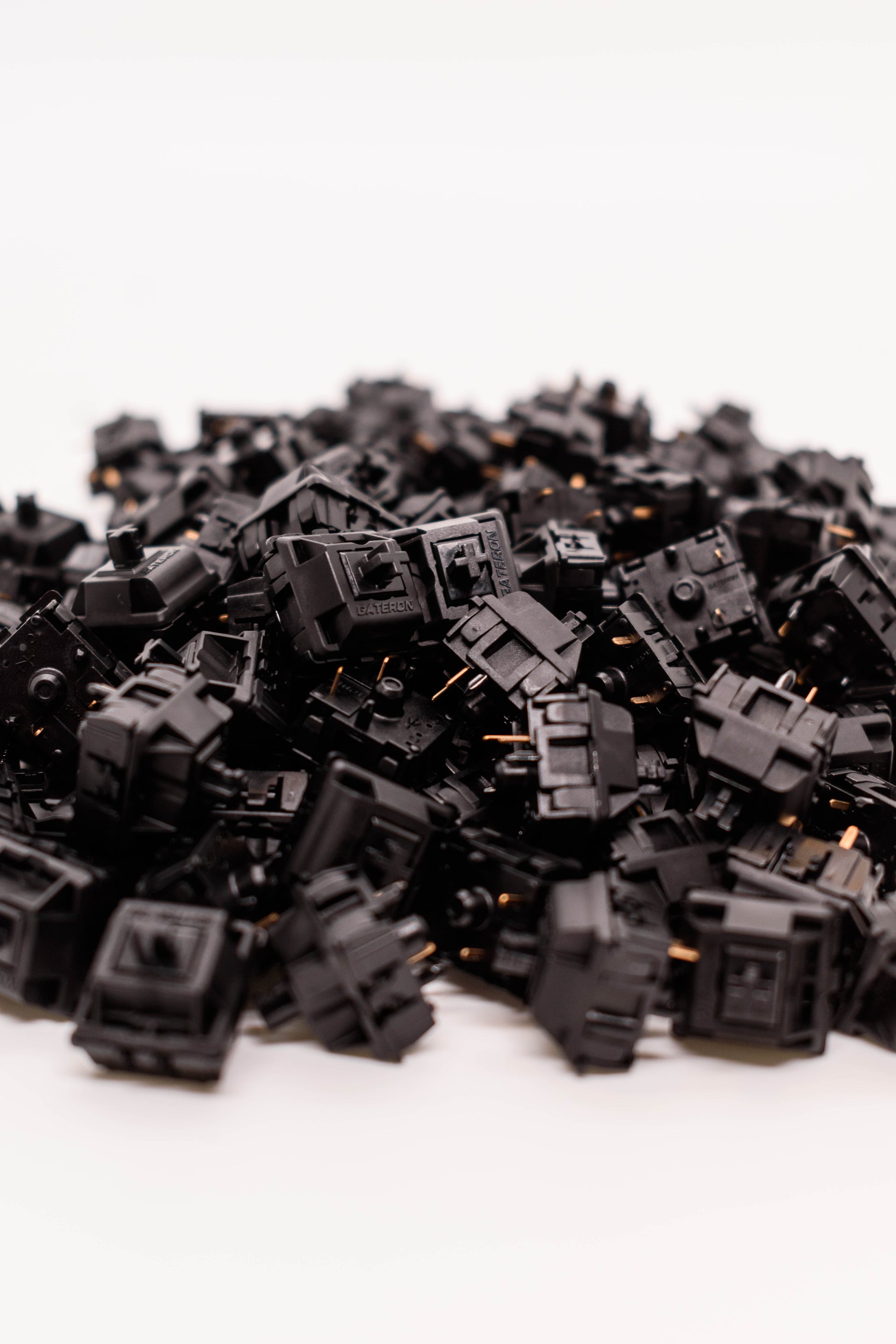 Gateron Oil King v2 Суичове за Механична Клавиатура 5-pin (10 броя) - TypeHero