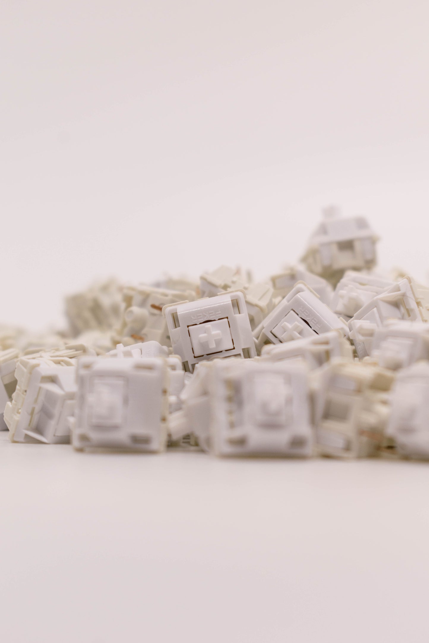 Feker White Marble Суичове за Механична Клавиатура 5-pin (10 броя) - TypeHero