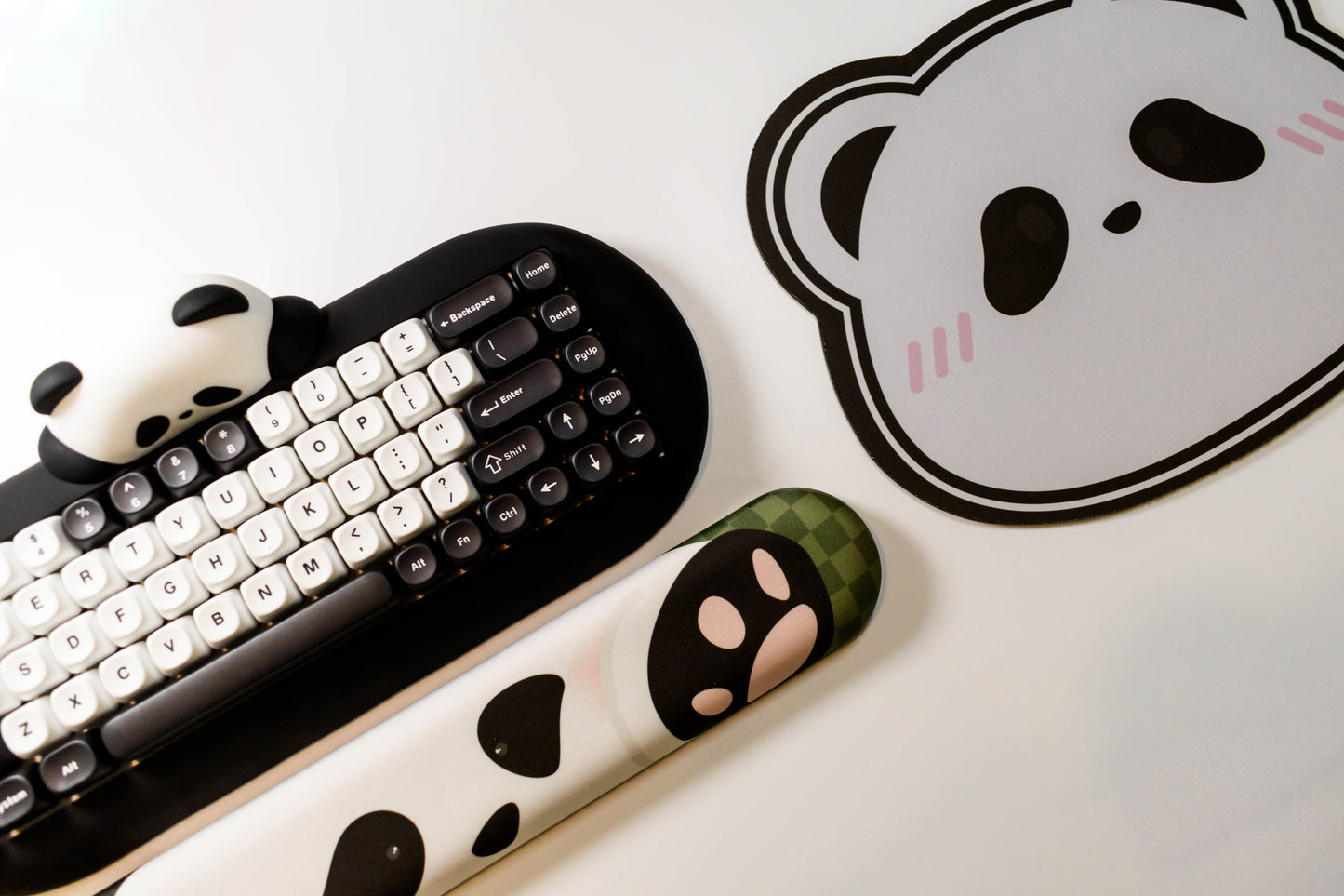 Yunzii C68 Механична Клавиатура 65% Panda Edition (Pre-Built) - TypeHero