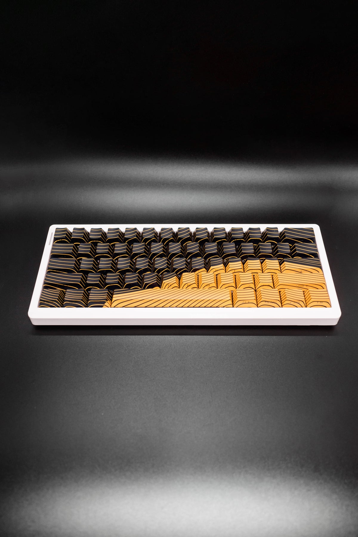 GMK61 60% Механична Клавиатура TypeHero Edition Комплект (Сглоби си сам) - TypeHero