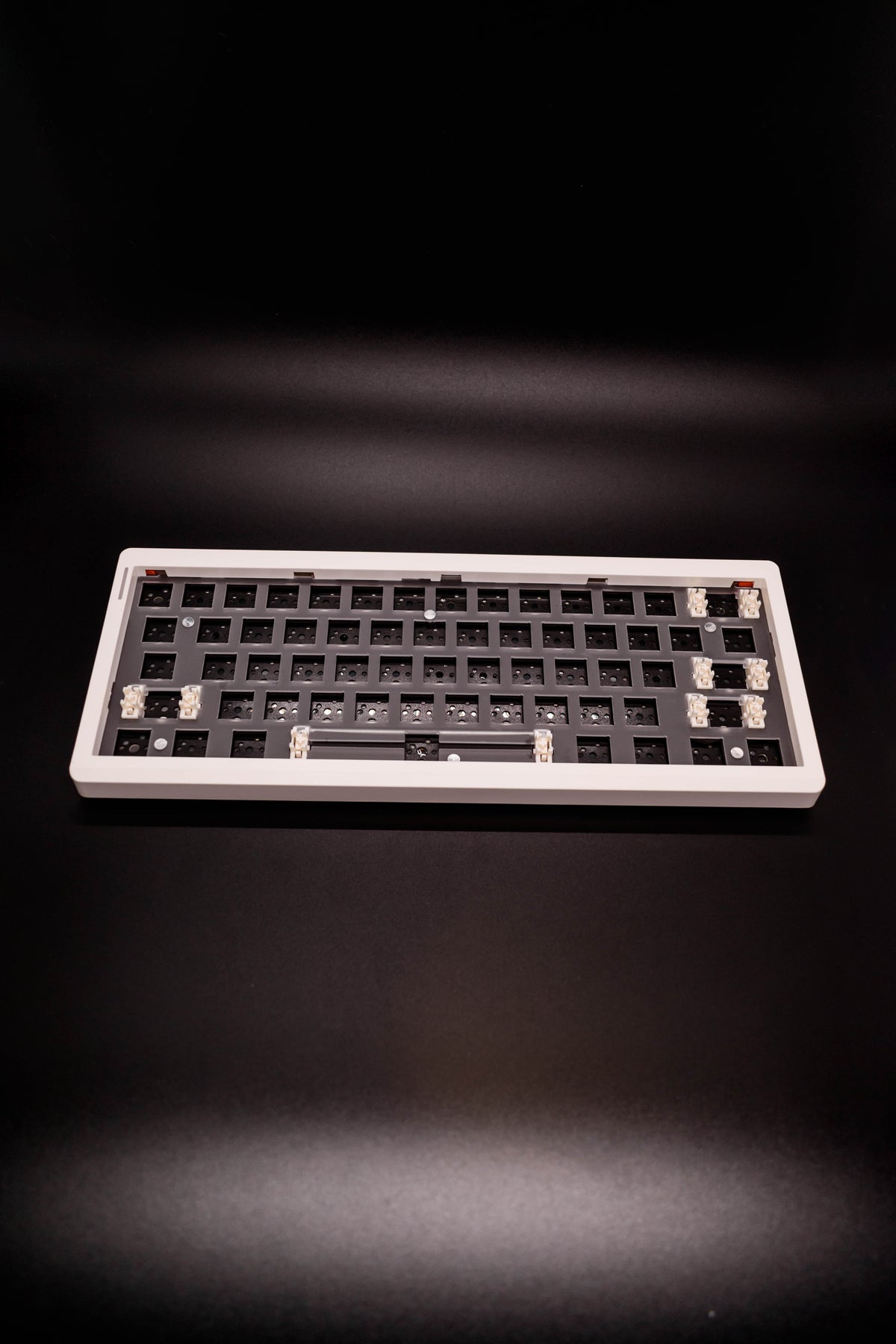 GMK61 60% Компактна Механична Основа за Клавиатура (Barebones) - TypeHero