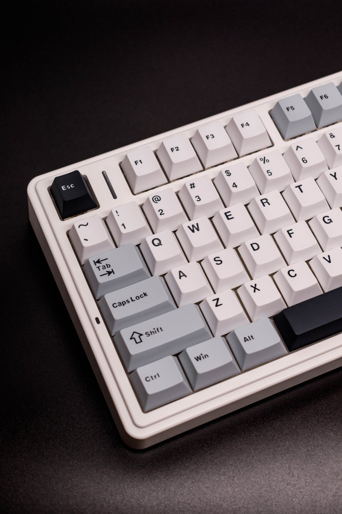 Aula F75 75% Механична Клавиатура с Копче за Регулиране на Звука (Pre-Built) - TypeHero