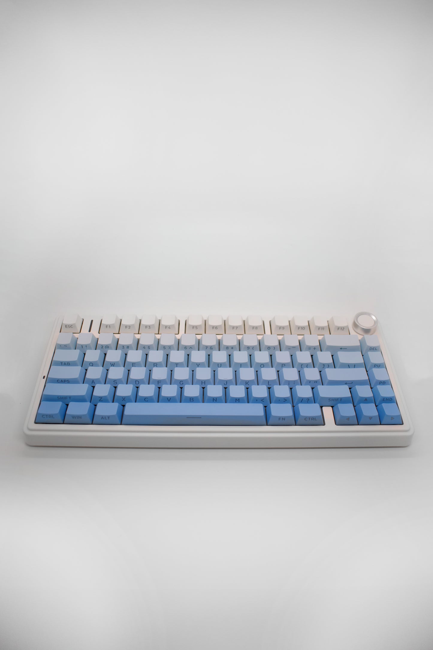 Aula F75 75% Механична Клавиатура с Копче за Регулиране на Звука (Pre-Built) - TypeHero