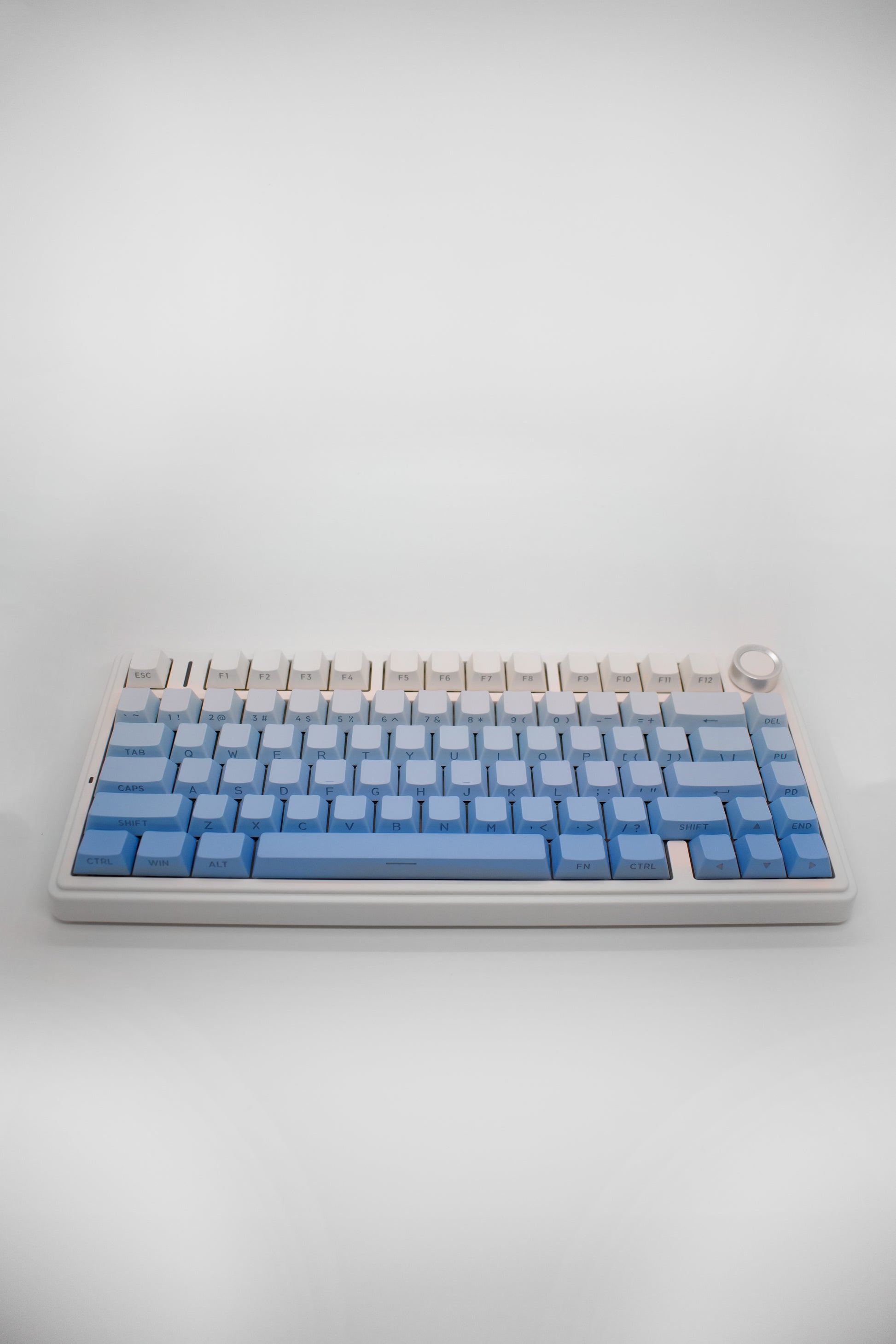 Aula F75 75% Механична Клавиатура с Копче за Регулиране на Звука (Pre-Built) - TypeHero