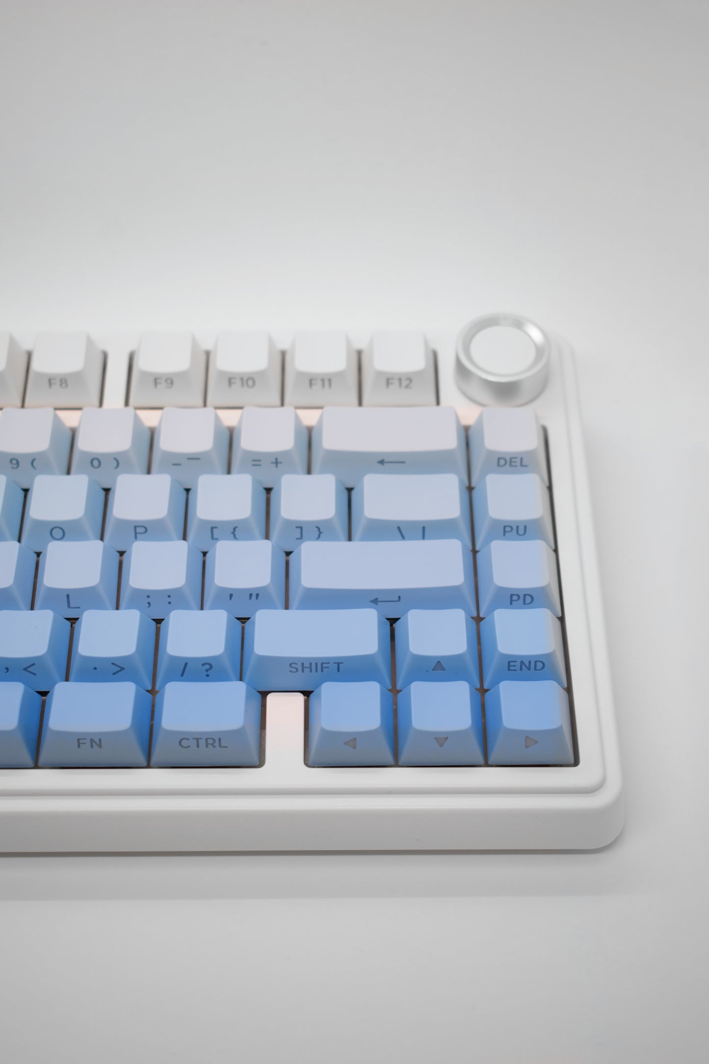 Aula F75 75% Механична Клавиатура с Копче за Регулиране на Звука (Pre-Built) - TypeHero