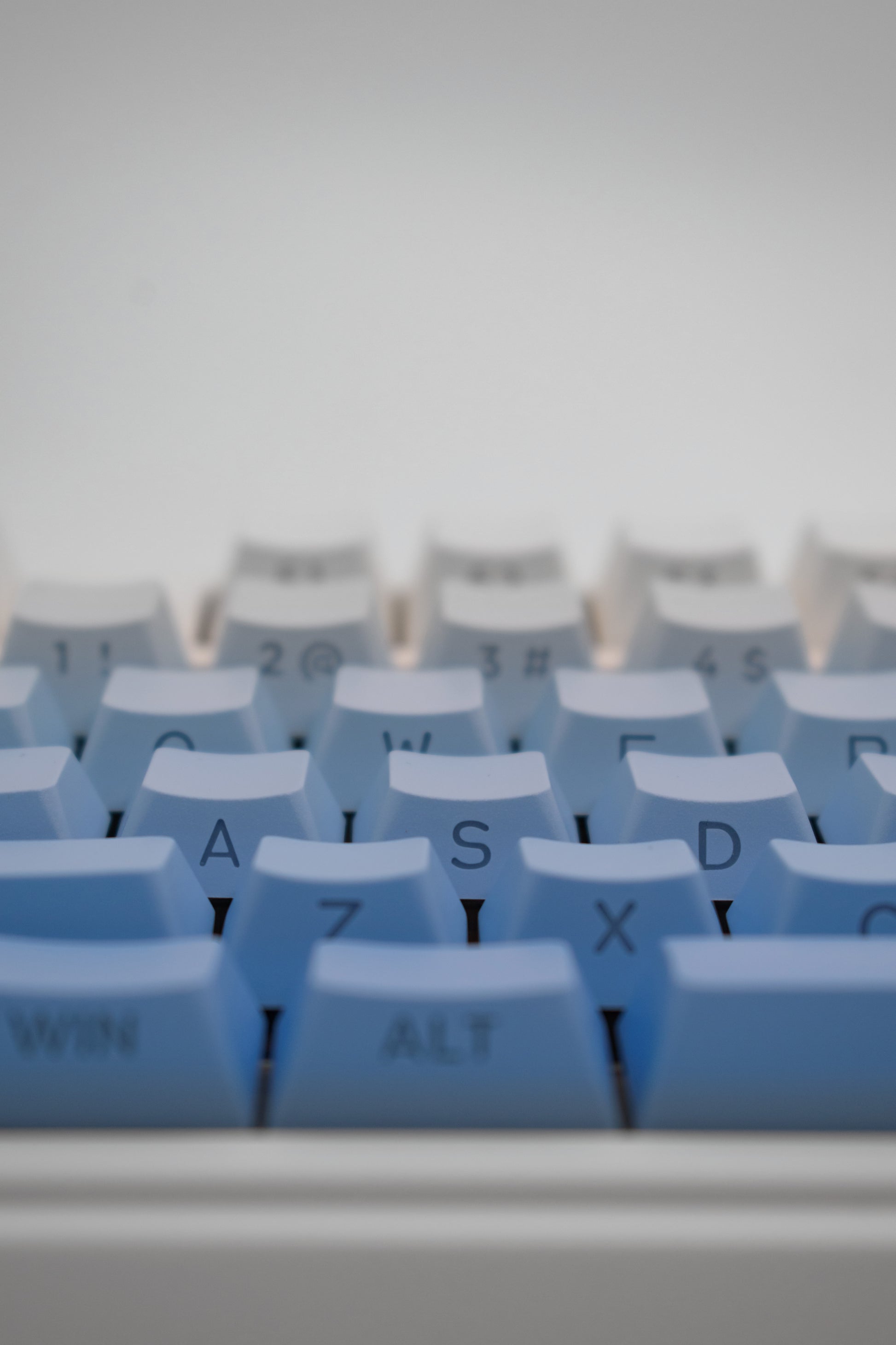 Aula F75 75% Механична Клавиатура с Копче за Регулиране на Звука (Pre-Built) - TypeHero