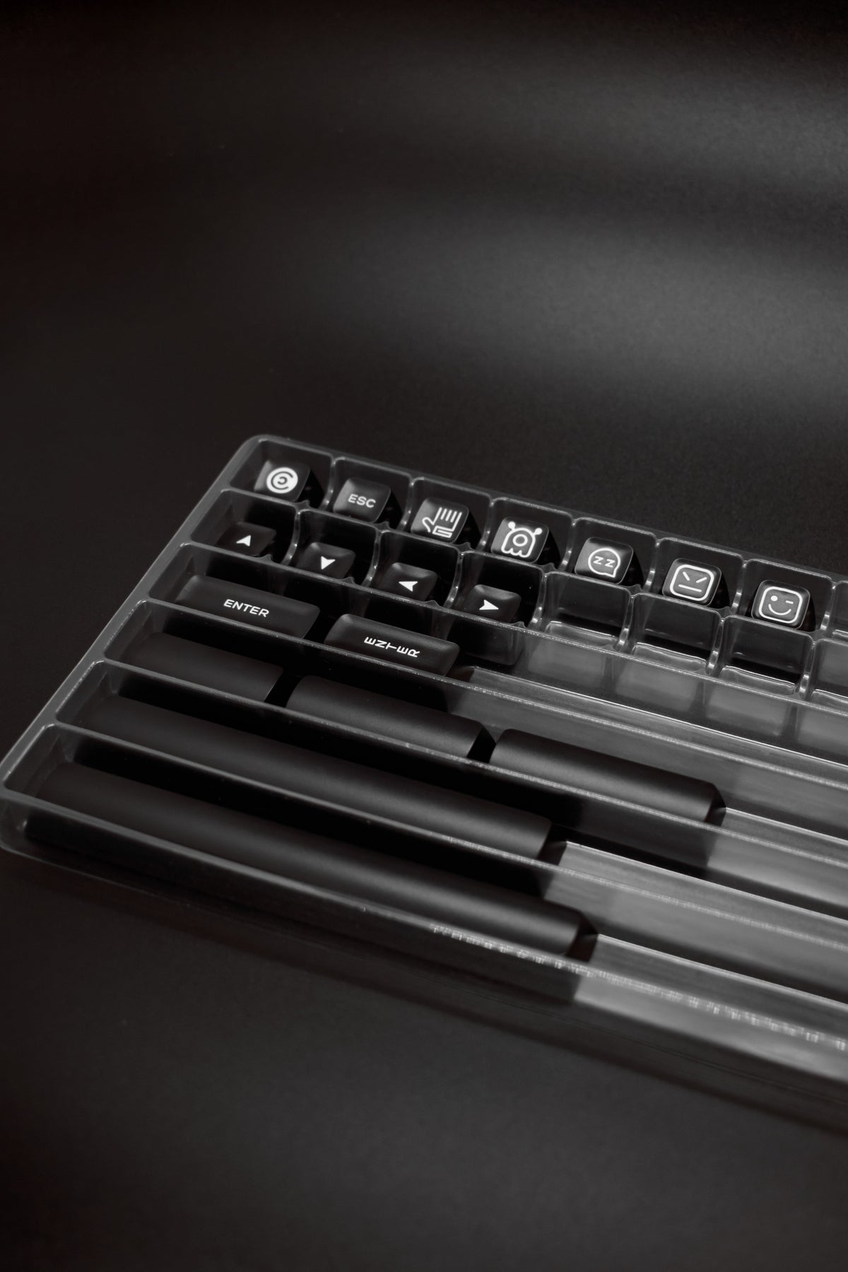 Black on White SA Profile Keycaps Капачки за Механична Клавиатура - TypeHero
