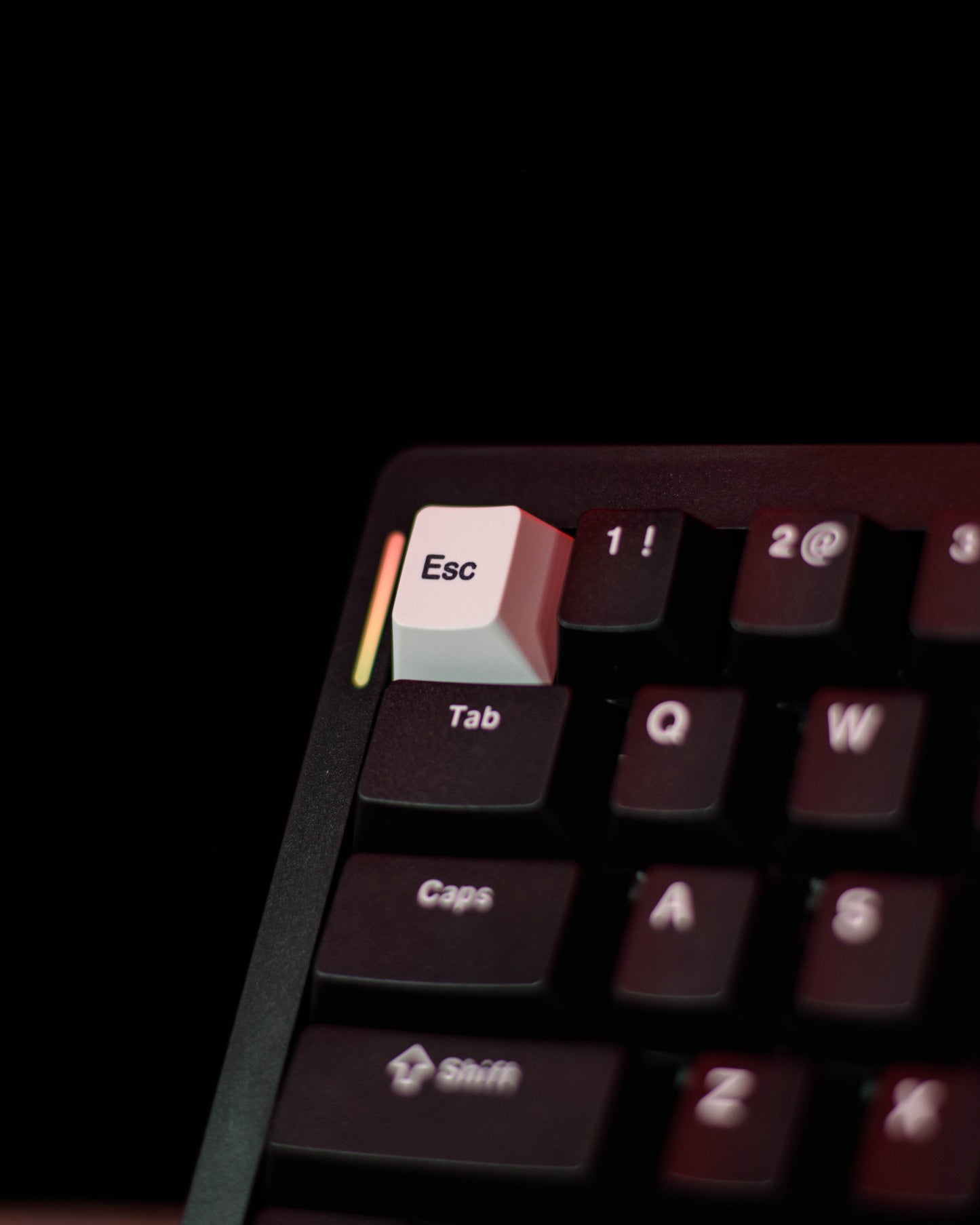 GMK61 (Pre-Built) 60% Компактна Механична Клавиатура с Линейни суичове - TypeHero