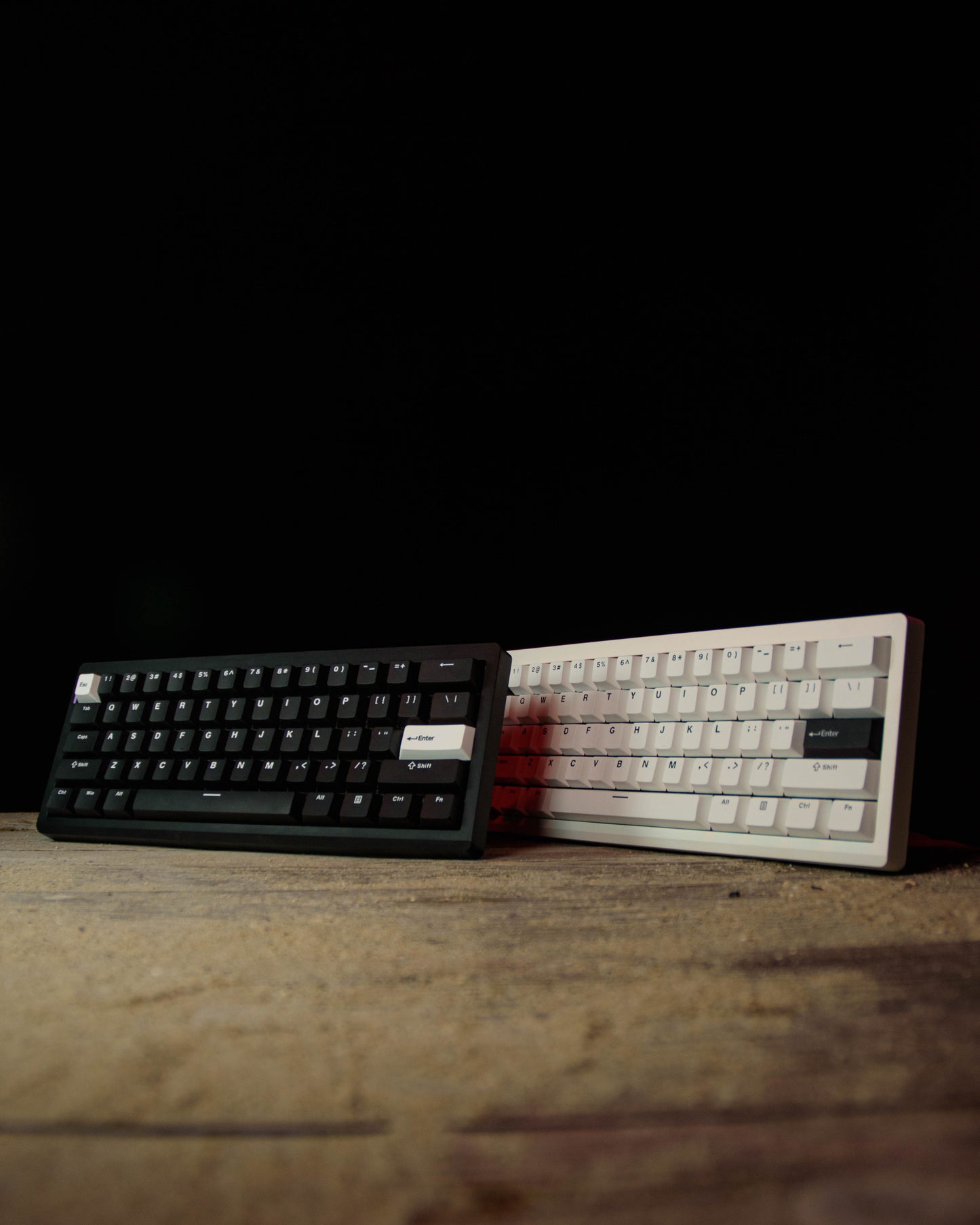 GMK61 (Pre-Built) 60% Компактна Механична Клавиатура с Линейни суичове - TypeHero