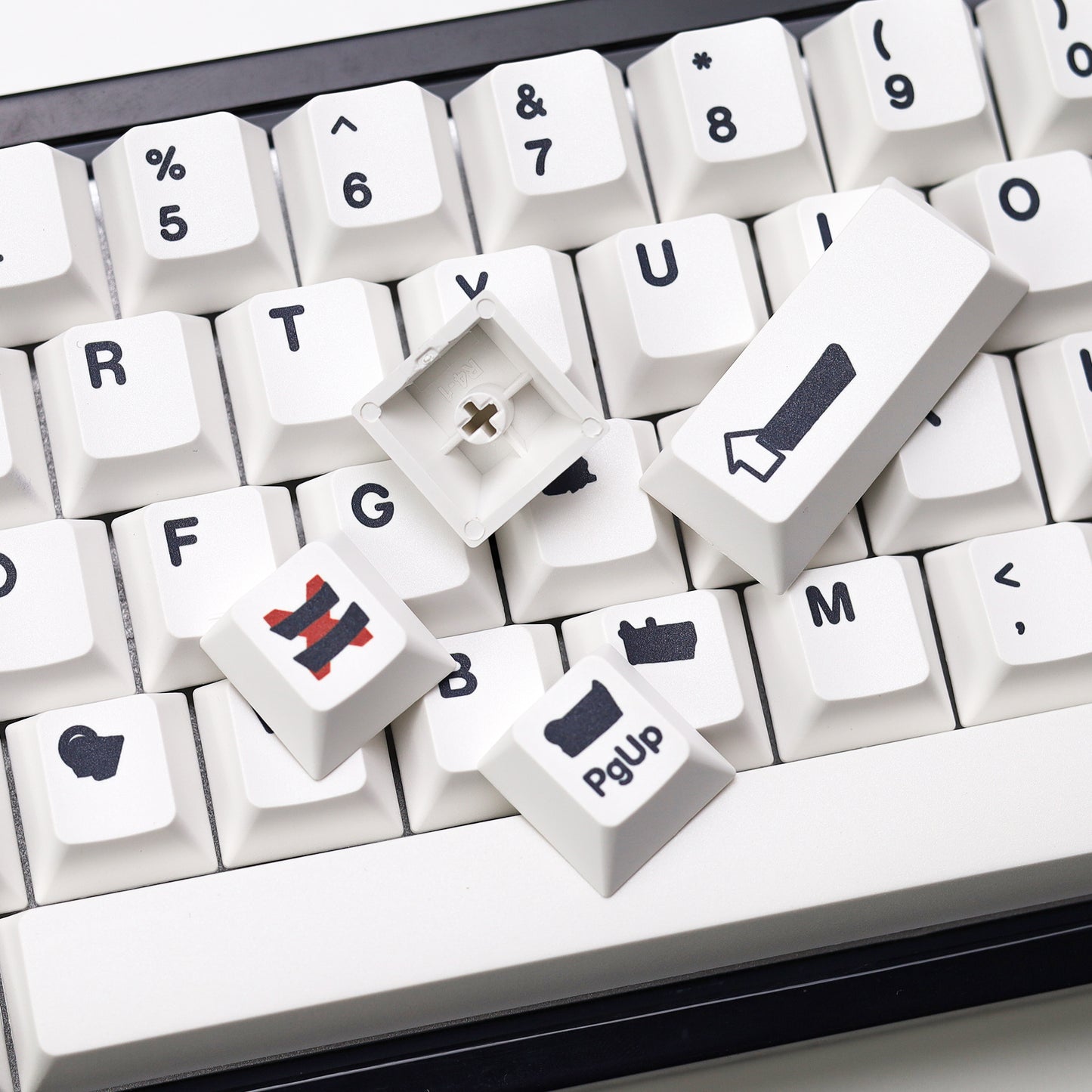 Redacted White / Black PBT Keycaps Doubleshot – 140 Броя